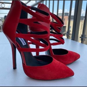 Red Suede CrissCross Pumps STEVE MADDEN 5.5M